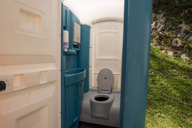 Portable Toilet Options We Offer in Sandy Hook, CT